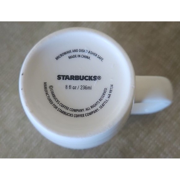 NWOT Starbucks Coffee Mug Siren Christmas Holiday Wreath Cup 8 oz - Picture 5 of 6